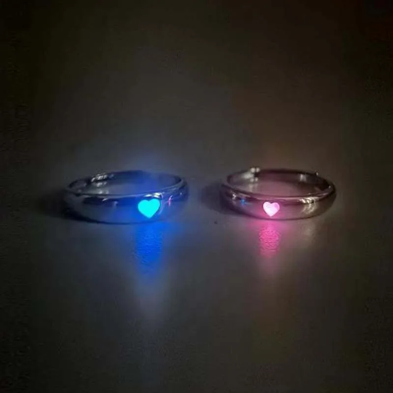 Luminous-Ring-for-Couple-Creative-Glowing-In-The-Dark-Player-1-Player-2-Matching-Gaming-Ring-1