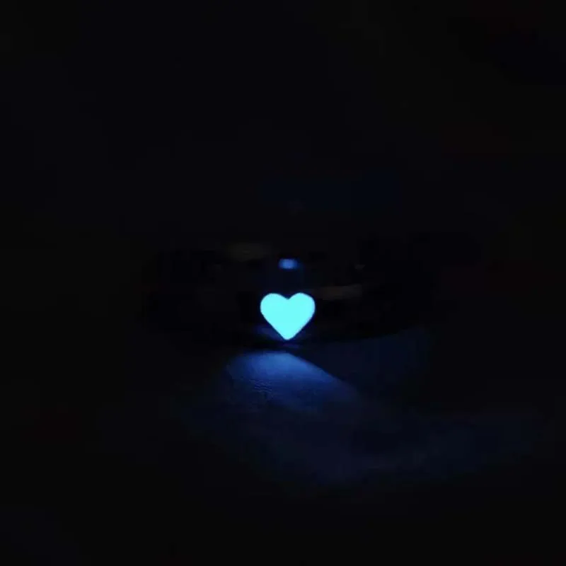 Luminous-Ring-for-Couple-Creative-Glowing-In-The-Dark-Player-1-Player-2-Matching-Gaming-Ring-3